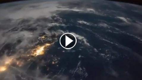 فيديو مدهش.. لقطات من الفضاء لصواعق تضرب الأرض
