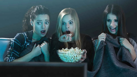 احذر أفلام الرعب قد تقتلك! تسبب الصدمة، السكتة القلبية، الاغماء والاجهاض!