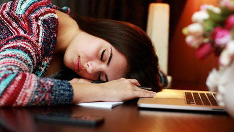5 علاجات غذائية فاعلة جدًّا تقضي على التعب والإرهاق