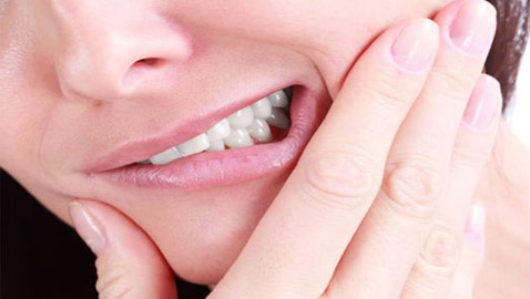 أهم 10 وسائل علاجية منزلية للتخلص من آلام ضرس العقل