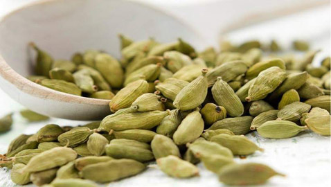  الهيل (الحبهان) يعالج 7 أمراض بينها تجلط الدم، نزلات البرد والسرطان 