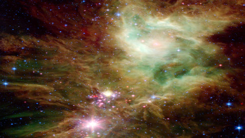 بالصور: شاهدوا شجرة عيد الميلاد التي رصدتها ناسا في الفضاء!