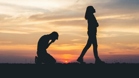 أبراج لا تتردد في إخراجك من حياتها.. ولا تشعر بأي ندم!