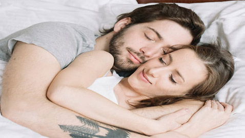 في زمن الكورونا.. 4 أبراج لا تستطيع النوم بعيدا عن شريكها!