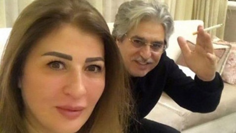 زوجة عباس النوري تخطف الأنظار بجمالها النادر وبإطلالتها الشبابية في أحدث ظهور !