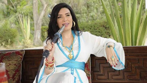 عبير صبري لمتابعة تمنت لها المرض: ربنا يجيب لك سرطان وعمى وشلل!