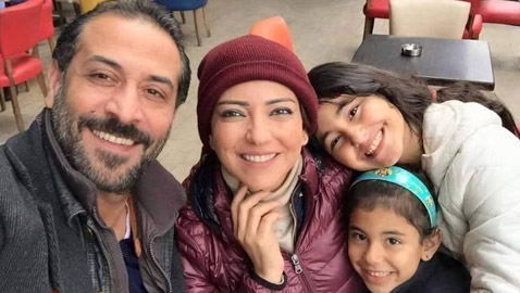 هل شكك عبد المنعم عمايري طليق أمل عرفة بـإصابتها بفيروس كورونا؟
