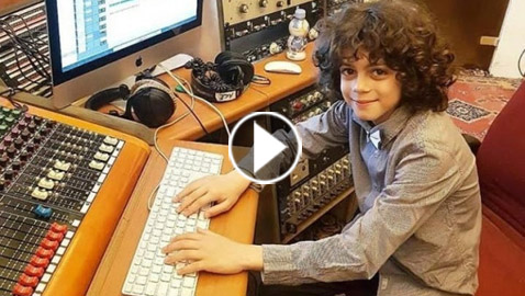  الطفل الفلسطيني زين أبو دقة يطرح فيديو اغنية 