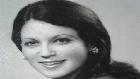 لأول مرة سلاف فواخرجي تدهش الجمهور بصورة نادرة لوالدتها الجميلة