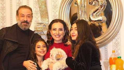 شاهدوا كم كبُرتا ابنتَي عبد المنعم عمايري وأمل عرفة أصبحتا شابتين جميلتين
