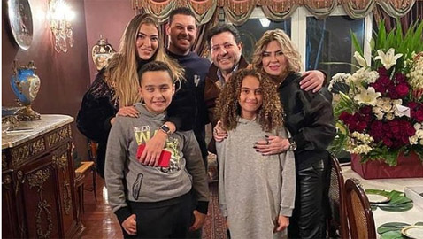 توأمي إبنته الراحلة دينا .. شاهد : أحدث ظهور لأحفاد الفنان هاني شاكر